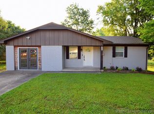 20893 S Vina Ave, Tahlequah, OK 74464