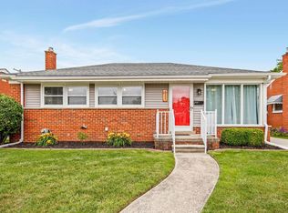 28834 Groveland St, Roseville, MI 48066