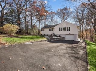 3 Michelle Dr, Newburgh, NY 12550