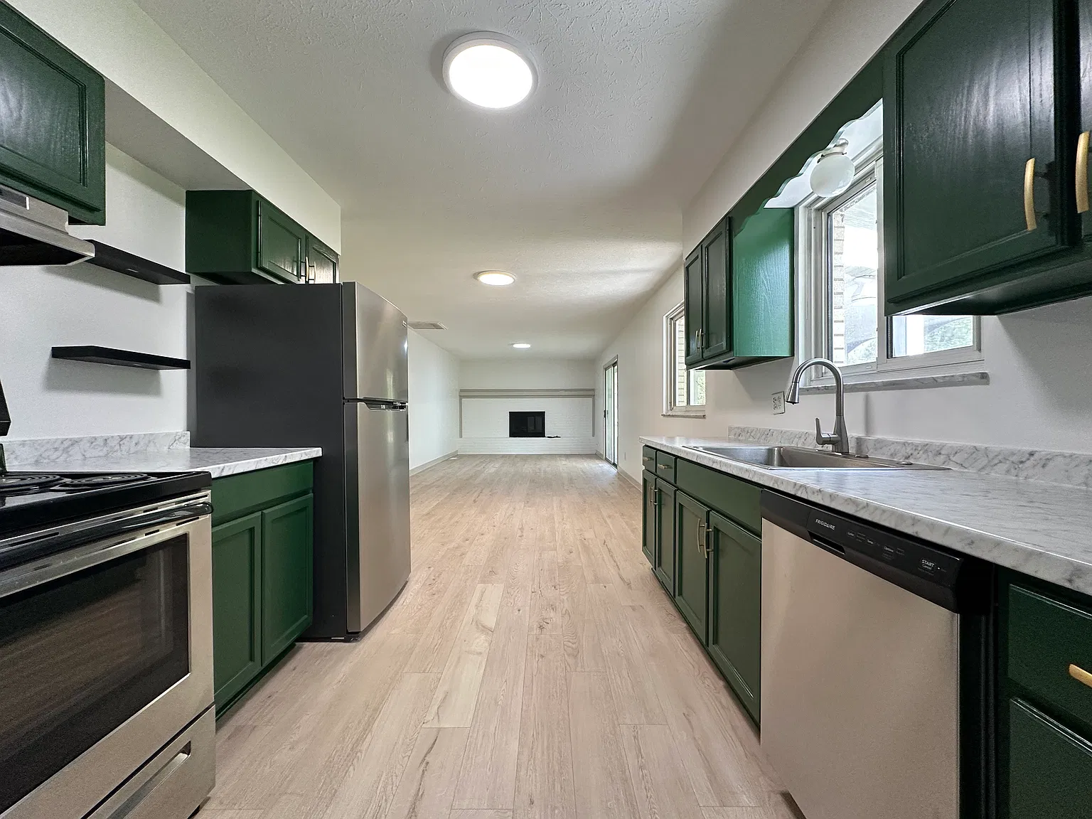 9869 Chambray Dr — Photo 4