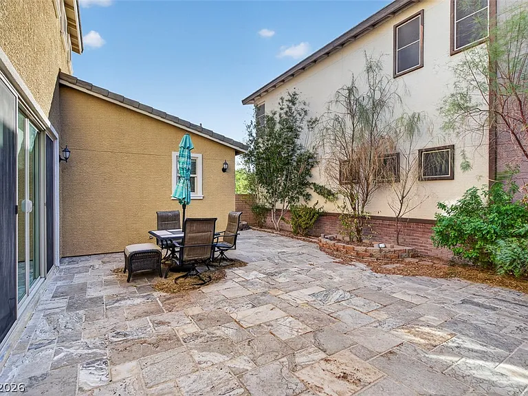 1100 E Sunset Rd — Photo 49