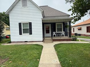 410 E Locust St, Harrisburg, IL 62946