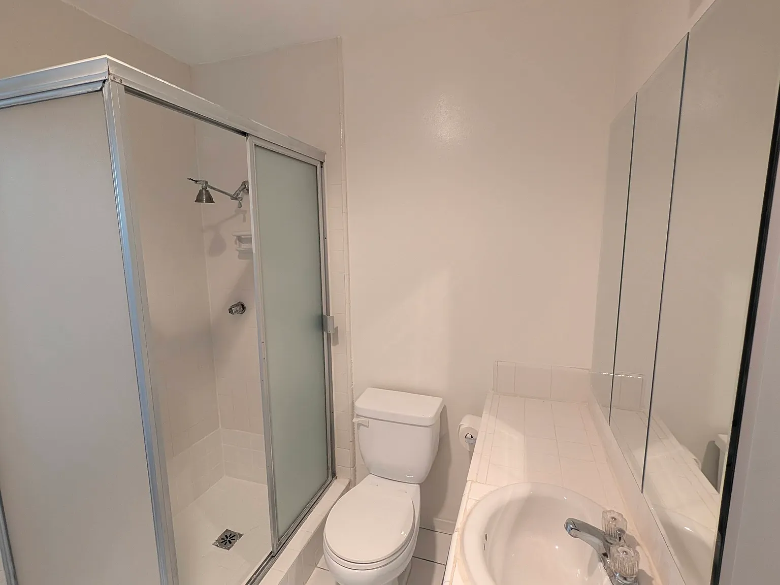 2 bed, $2,400 — Photo 4