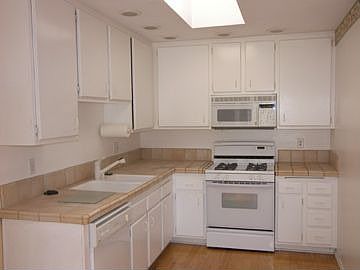 Modern Kitchen GE Convection Oven