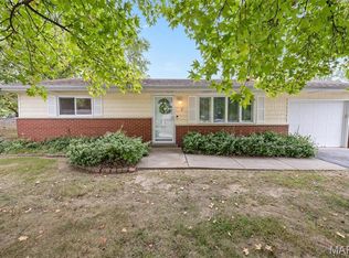 2 Mercury Dr, Belleville, IL 62226