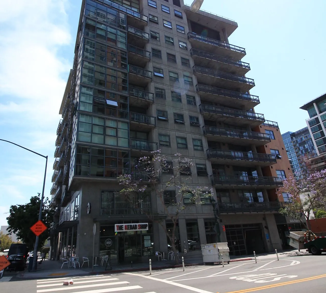 1 bed, 873 sqft, $3,100 — Photo 2