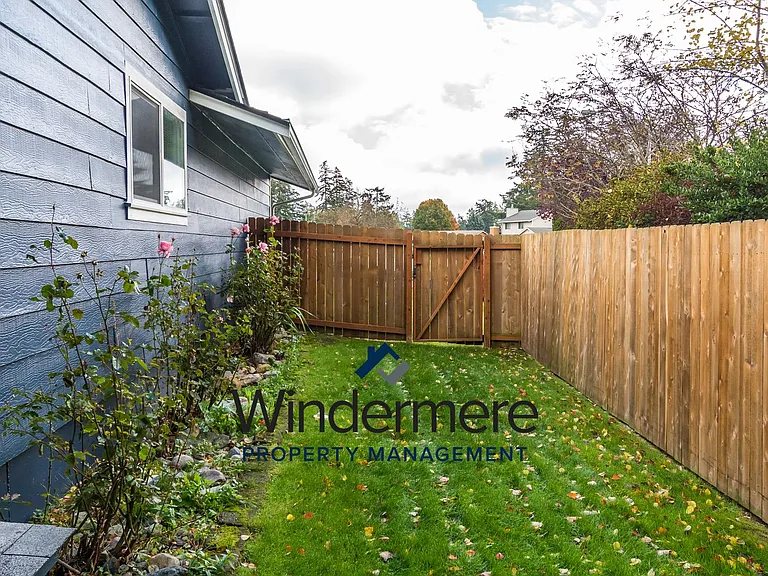 890 NW Haslo Pl — Photo 28