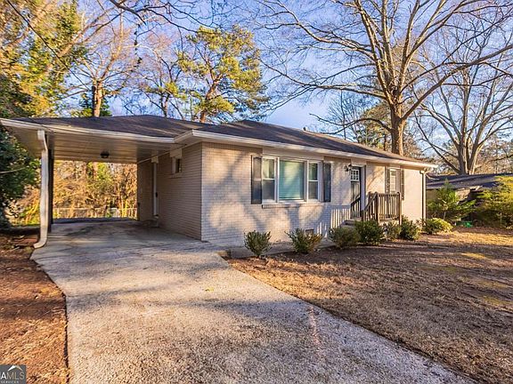 2nd image of 2196 Knoll Dr