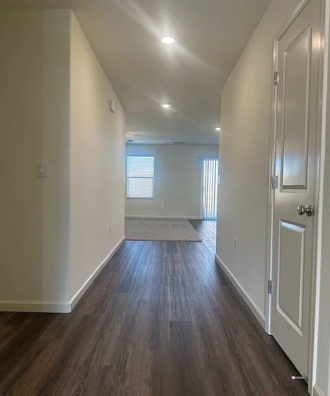 2882 Bay Hill Dr — Photo 3