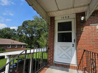 1608 Hawthorne Dr #2, Chesapeake, VA 23325