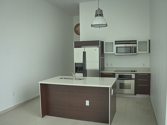 3rd image of 1900 N Bayshore Dr APT 801