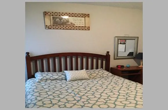 400 Raymond St #16 — Photo 10