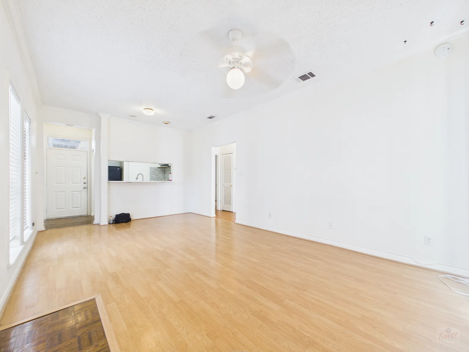 709 W 21st St — Photo 3