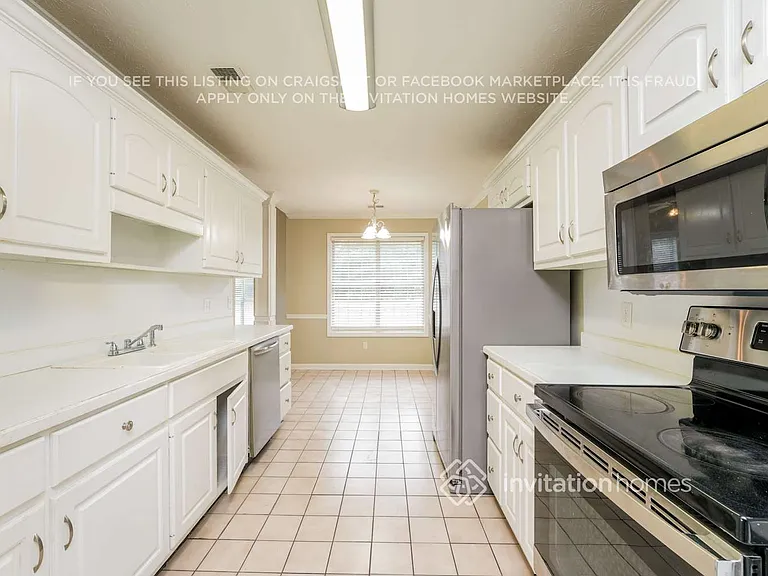 820 Cambridge Creek Dr SW — Photo 9