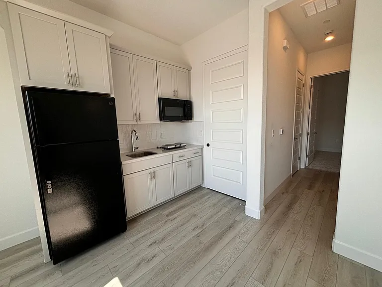 5061 Brooks Cir #B — Photo 5