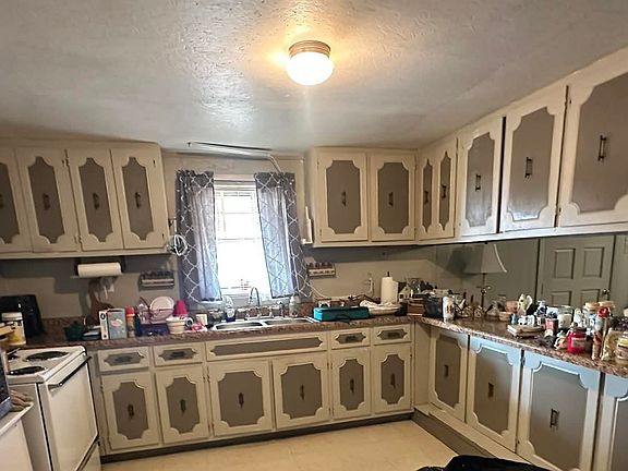 3rd image of 6430 Ricks Ln