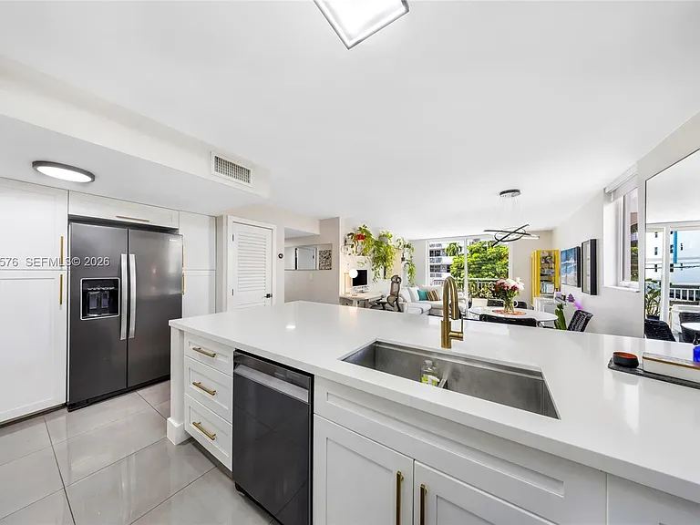 1665 Bay Rd #221 — Photo 13