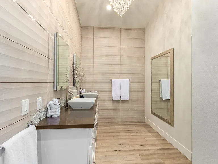 5009 E Le Marche Ave — Photo 19