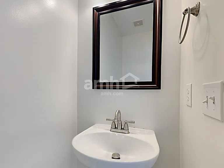 1099 Moss Grove Dr — Photo 8