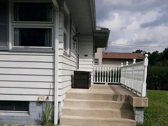 2nd image of 2818 Penny Ln