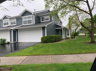 4 Sarahs Grove Ln, Schaumburg, IL 60193