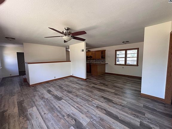 3rd image of 605 Green St