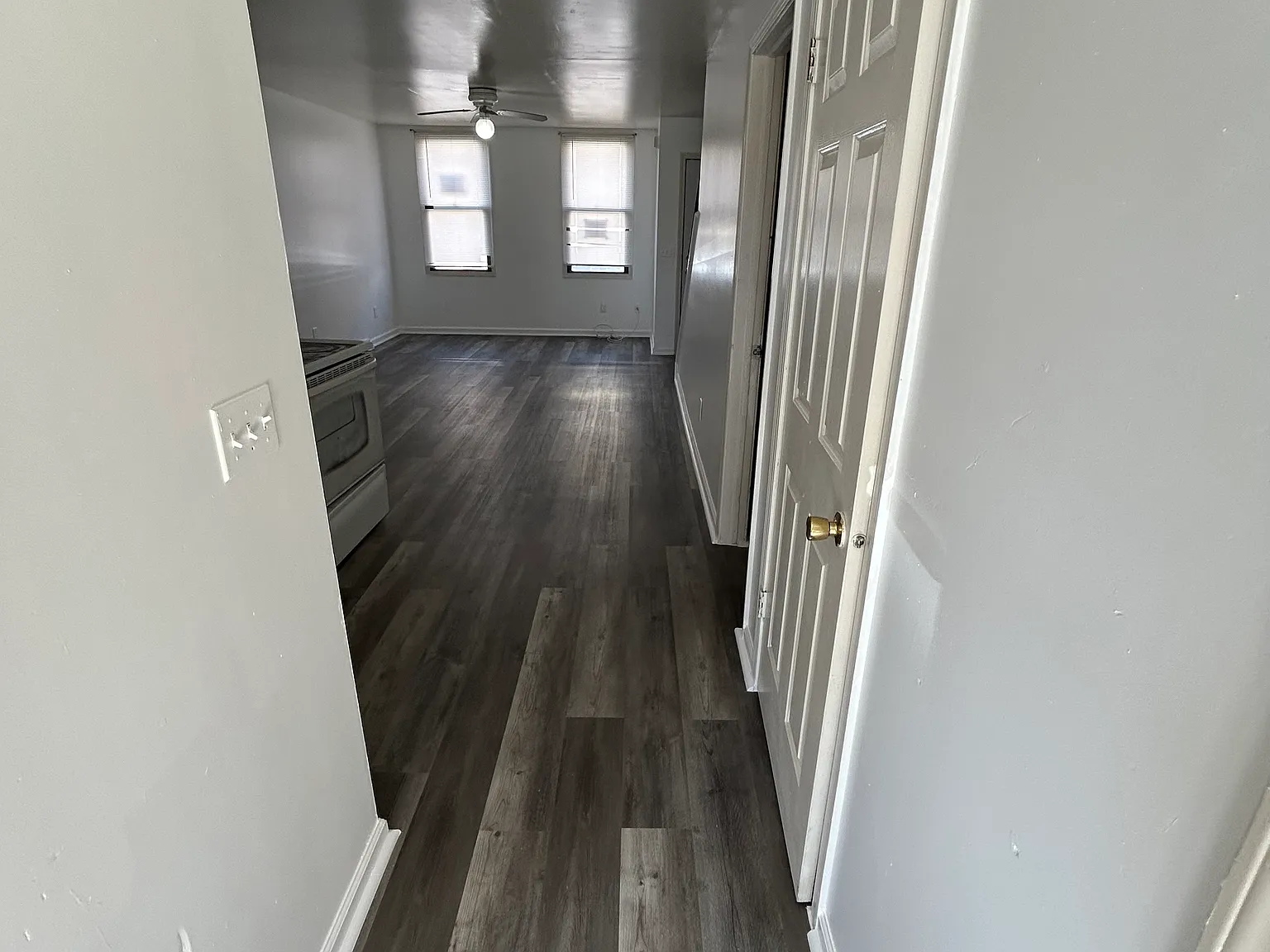 3 bed, 1.5 bath, 1044 sqft, $1,975 — Photo 3