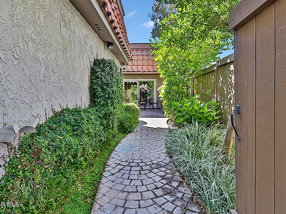 2nd image of 2846 Lakeridge Ln