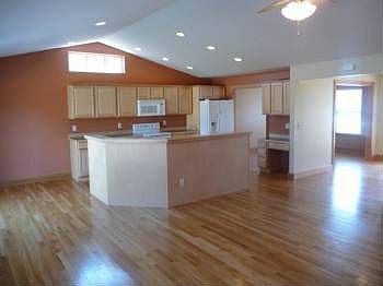 3rd image of 2721 Goldenrod Ln