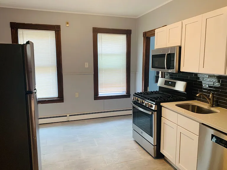 210 Blatchley — Photo 3
