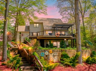 11003 South Dr, Plainwell, MI 49080