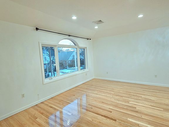 4th image of 47-19 197th St Floor 2