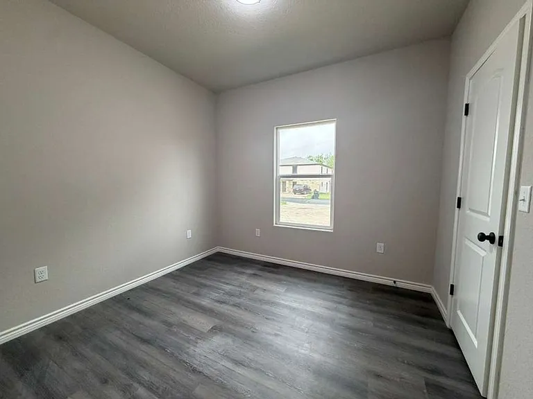 7616 Windsor Oaks — Photo 12