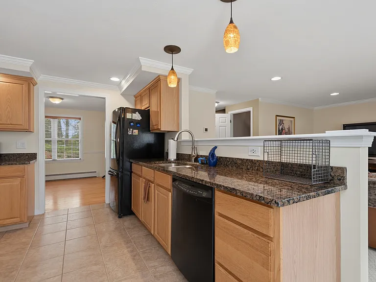 27 Colburn St #27 — Photo 17