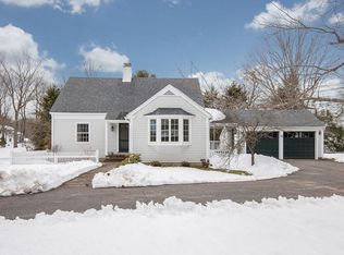 11 Pound St, Medfield, MA 02052