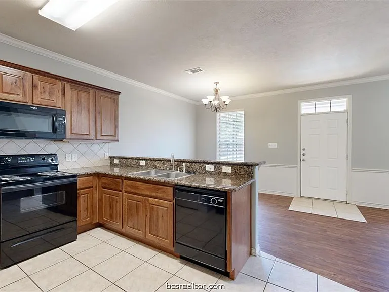 211 Forest Dr #C — Photo 10
