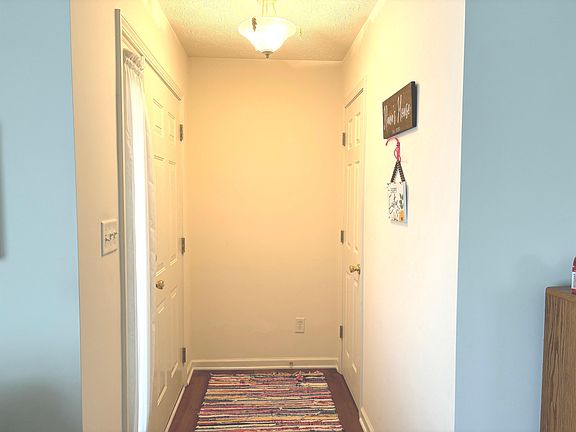 2nd image of 326 Lakewood Ct