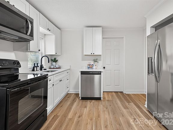 5th image of 1001 N Ransom St