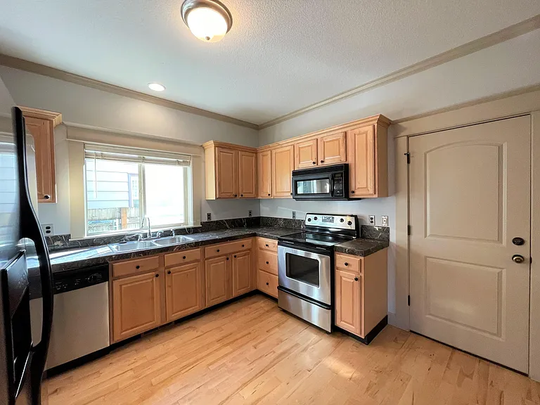 5603 NE 30th Ave — Photo 10