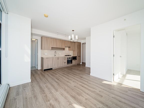 5th image of 13350 Central Ave #3511