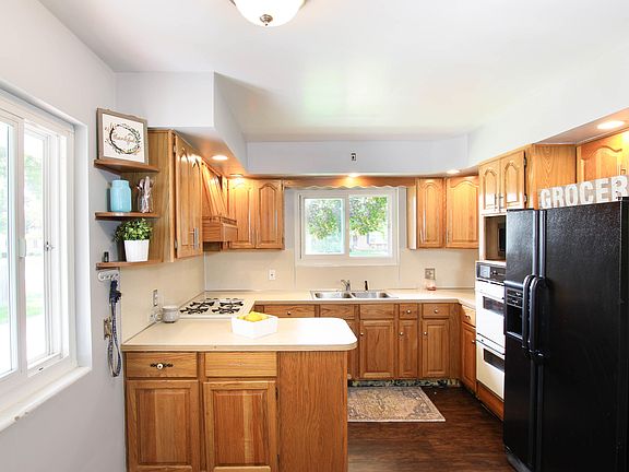2nd image of 1687 Langley St SE