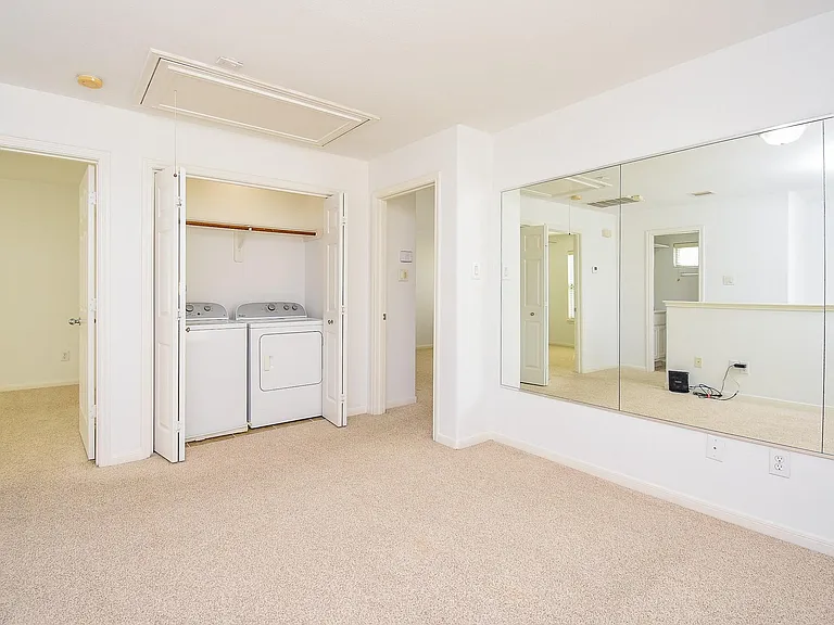 2202 Naomi St #3 — Photo 23