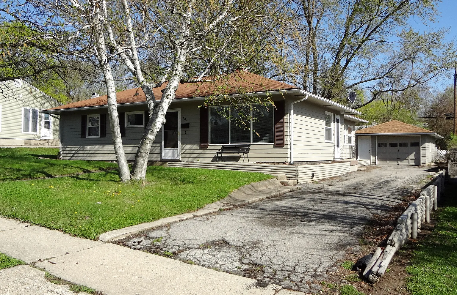 404 W Wharton Dr photo 1