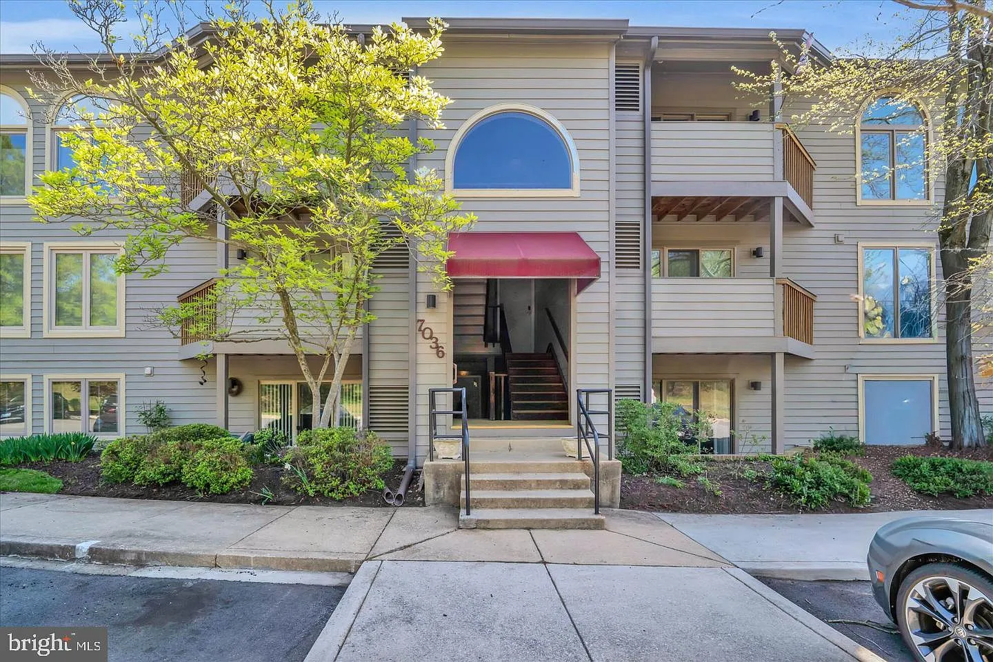 1 bed, 1.5 bath, 1000 sqft, $3,200 — Photo 2