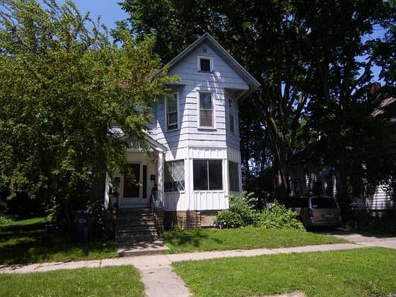 1st image of 313 N Van Buren St APT 1