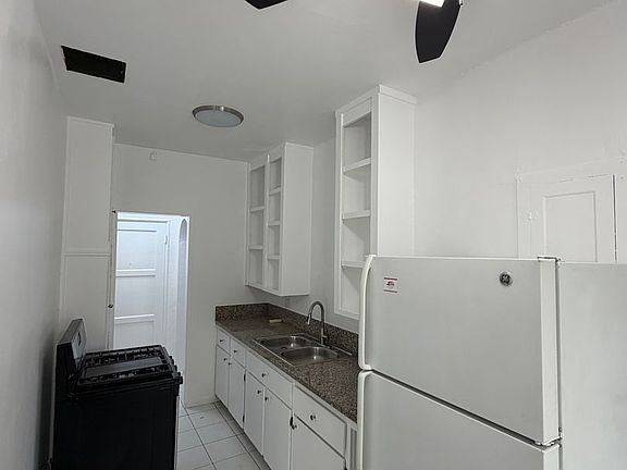 5th image of 512 N Alexandria Ave #103