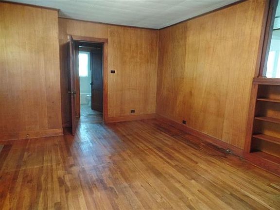 4th image of 577 James St