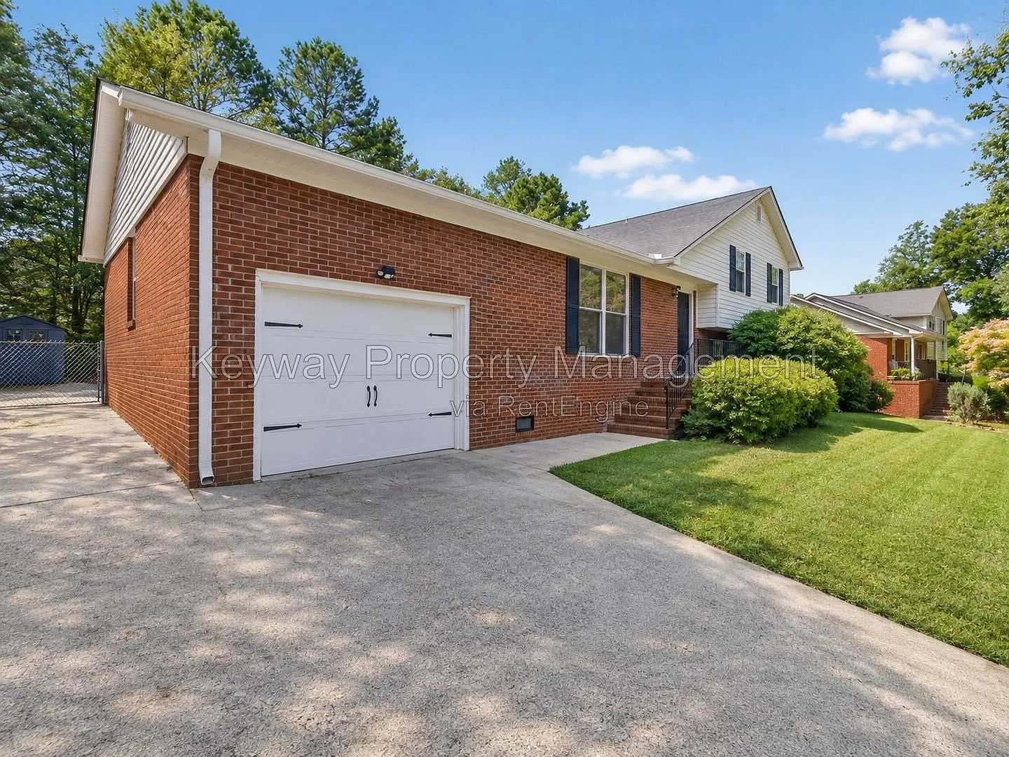 3 bed, 2.5 bath, 1679 sqft, $1,685 — Photo 2