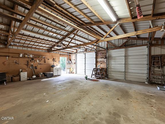 4th image of 560 Gann Rd