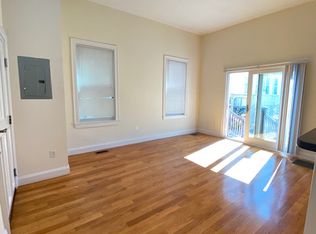 536 Cambridge St #1, Cambridge, MA 02141